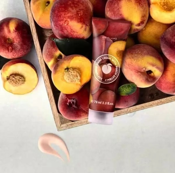 کرم دست با عصاره هلو هندکر