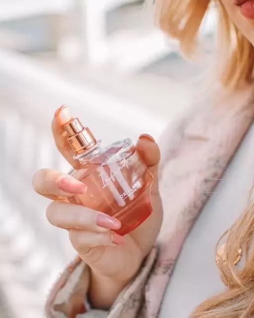 ادوپرفیوم اینفینیتا اوریفلیم عطر زنانه مدل Infinita